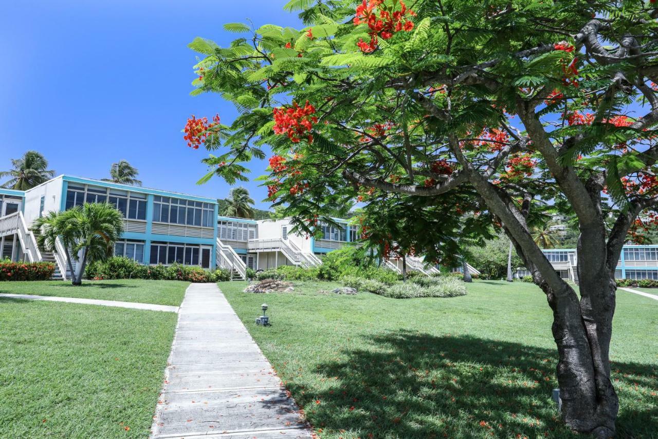 Beachfront At Crystal Cove East End  Extérieur photo